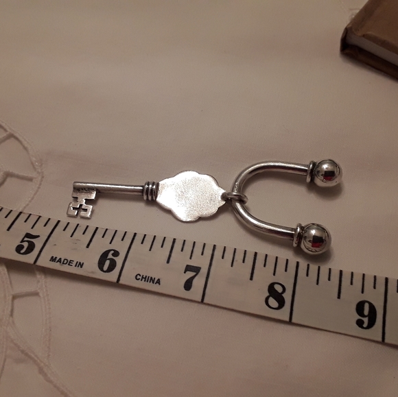 925 SOLID STERLING ENGRAVABLE SKELATON KEY RING - Picture 8 of 8